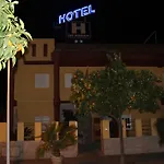 Maximiano Herculeo Hotel