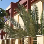 Maximiano Herculeo Hotel