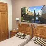 Maximiano Herculeo Hotel 2*