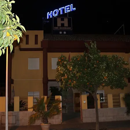 Maximiano Herculeo Hotel