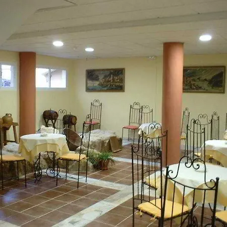Maximiano Herculeo Отель 2*