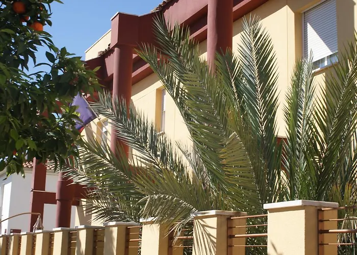 马克西米亚诺和谷里奥酒店 酒店