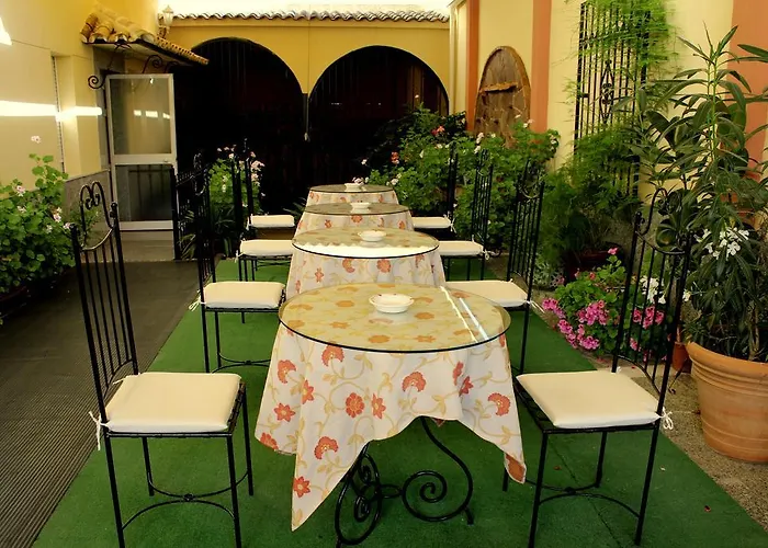 马克西米亚诺和谷里奥酒店